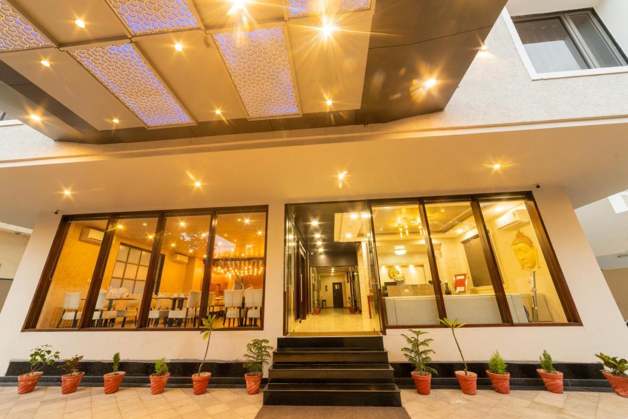 Hotel Siddhartha Inn Udaipur Exterior photo